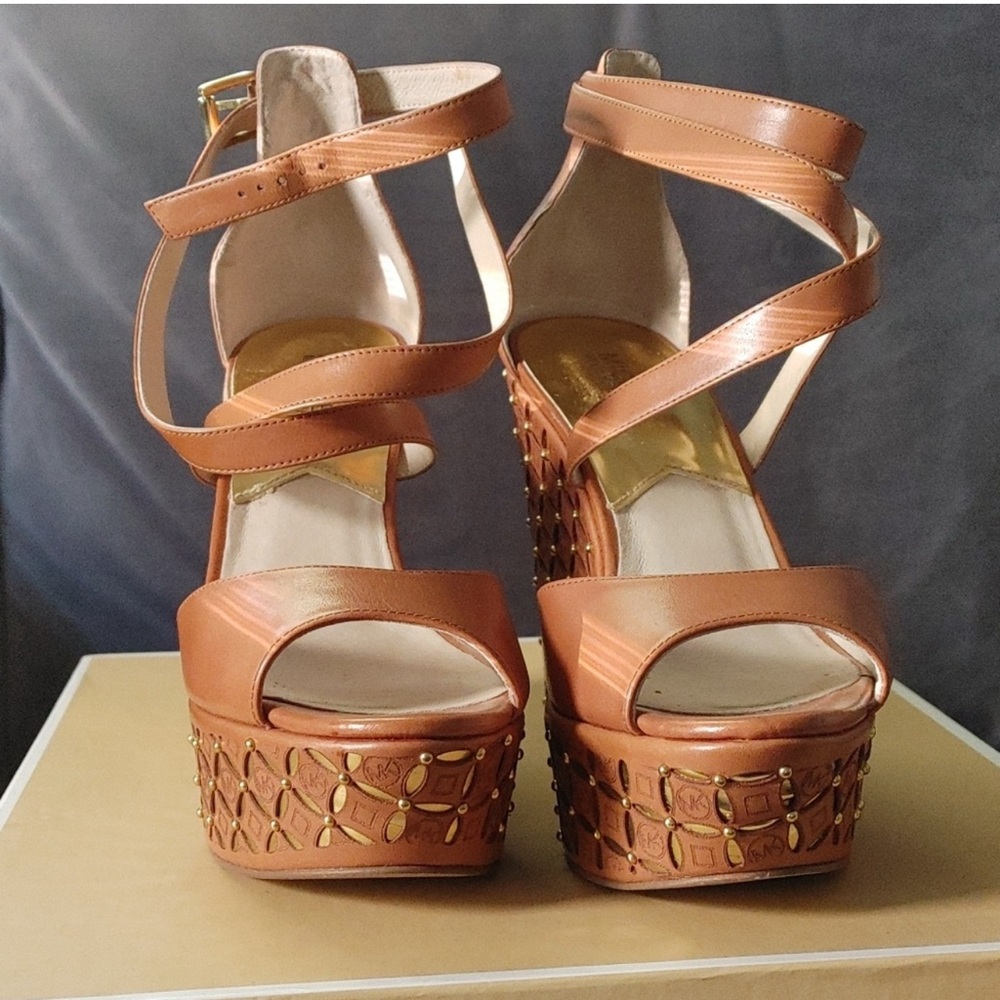 Leather Platform Strappy Sandals in Tan